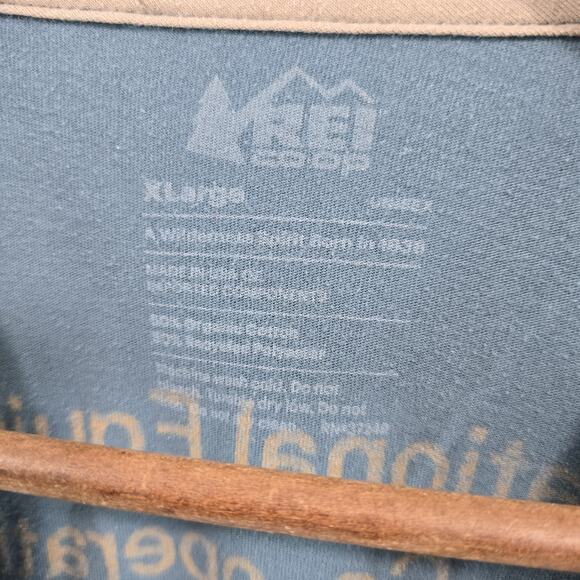 REI T Shirt Mens XL Blue Short Sleeve Crew Neck Cotton Tee Employee Uniform - Picture 3 of 9